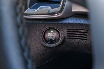 https://vehicle-cdn.autoleague.cloud/17006_41012661_14.jpg