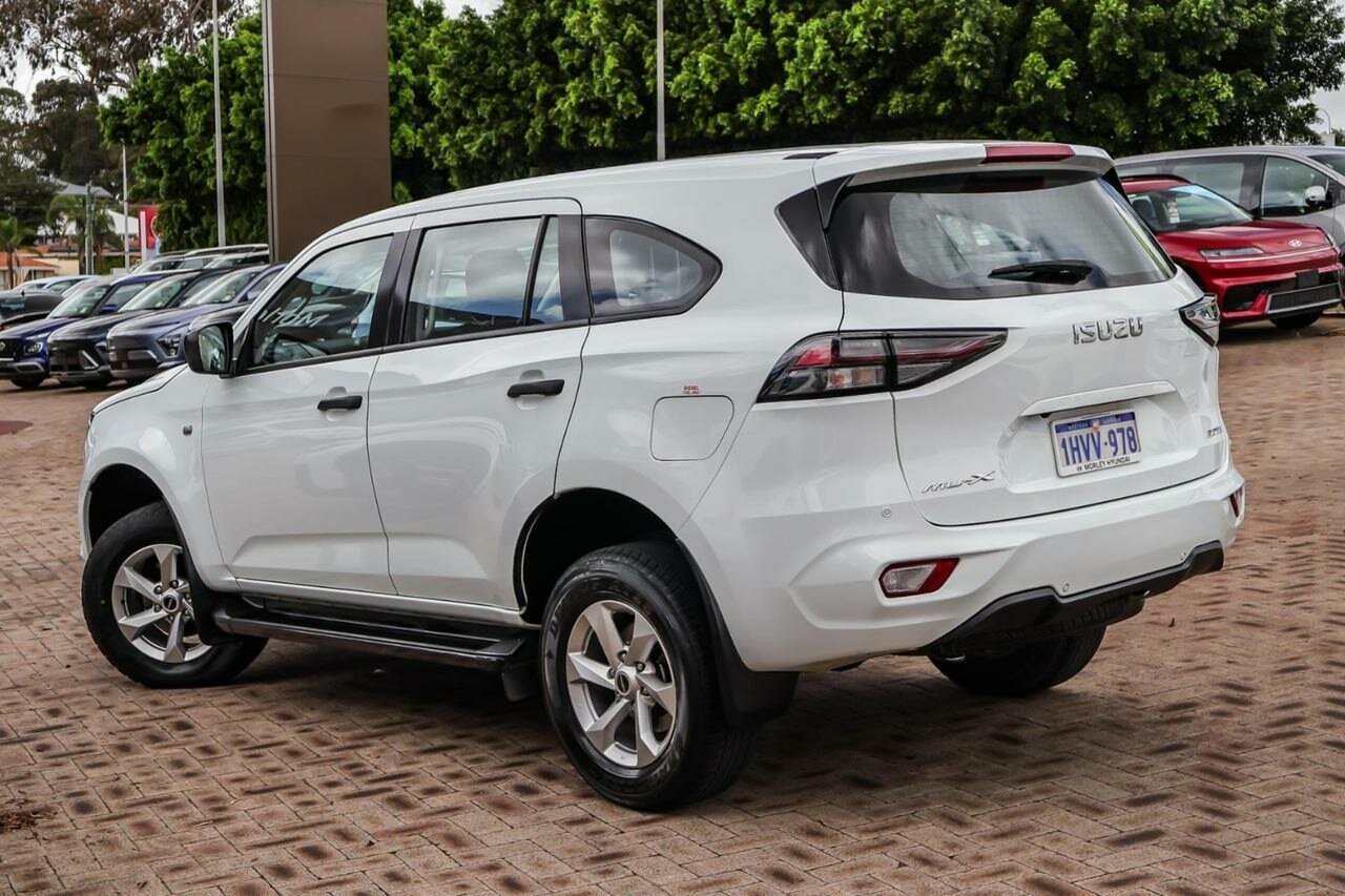 Isuzu Mu-x image 2