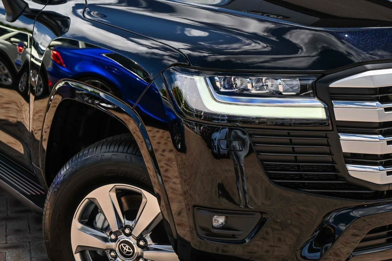 Toyota Landcruiser image 2