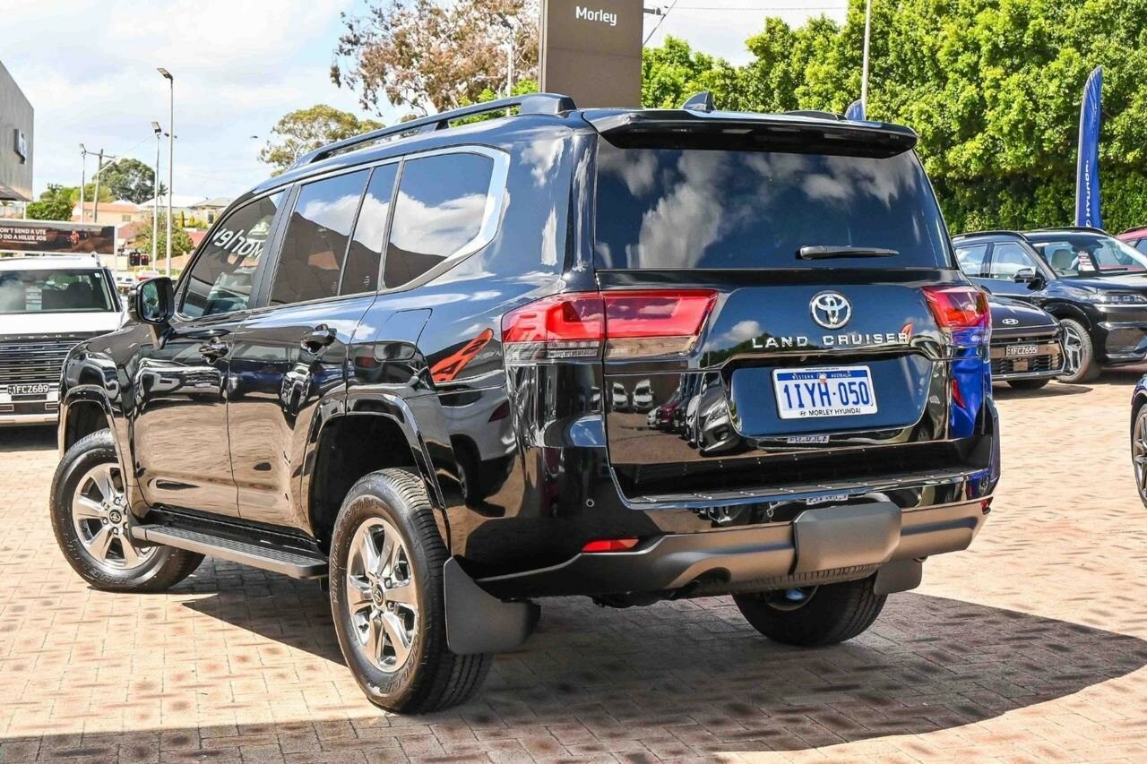 Toyota Landcruiser image 3