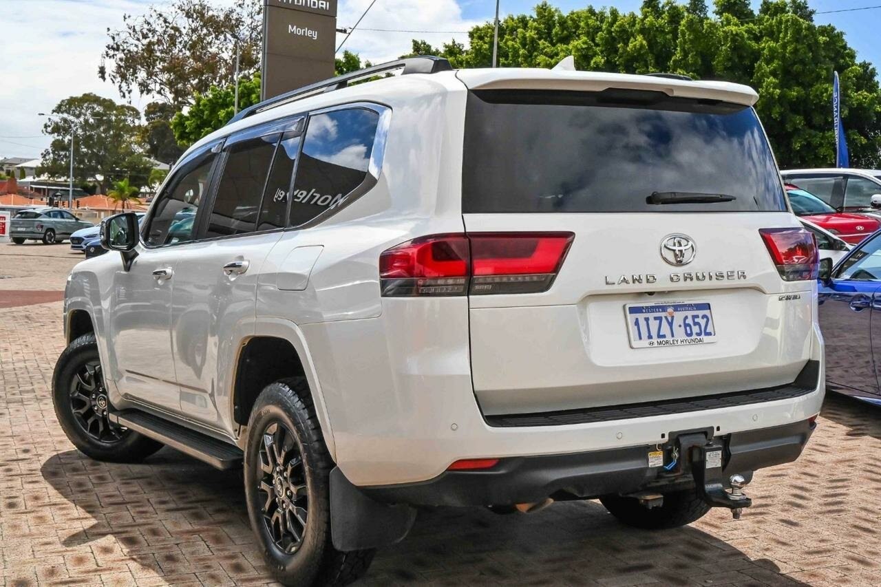 Toyota Landcruiser image 3