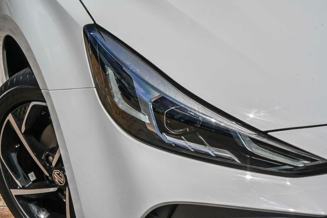 MG Mg5 image 2