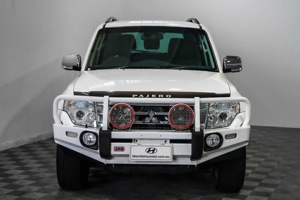 Mitsubishi Pajero image 2