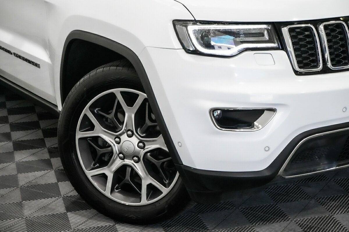 Jeep Grand Cherokee image 2