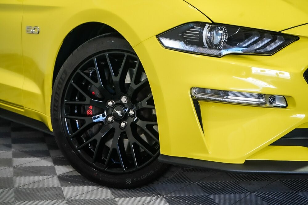 Ford Mustang image 2