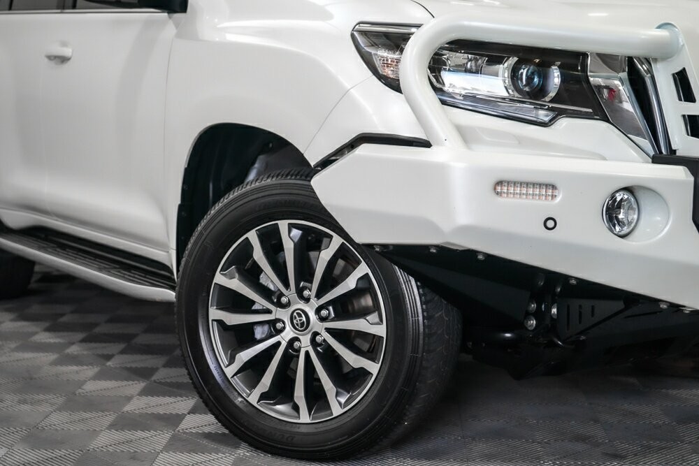 Toyota Landcruiser Prado image 2