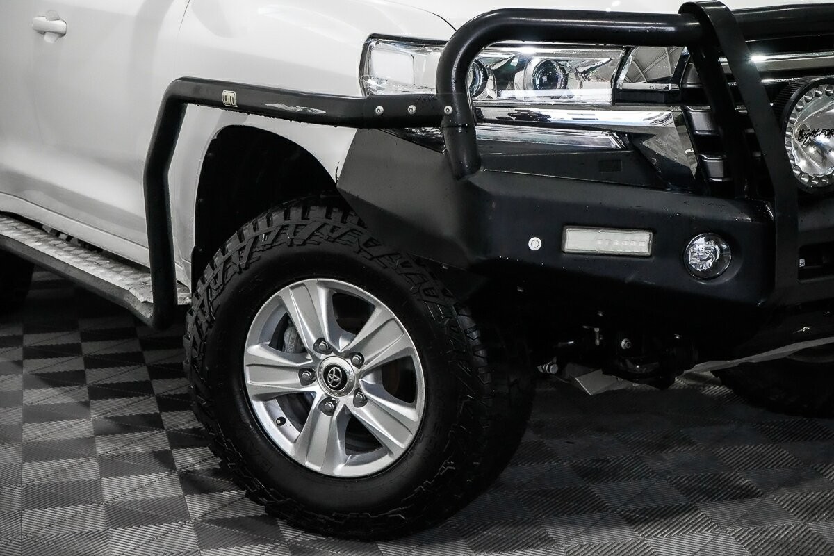 Toyota Landcruiser image 2