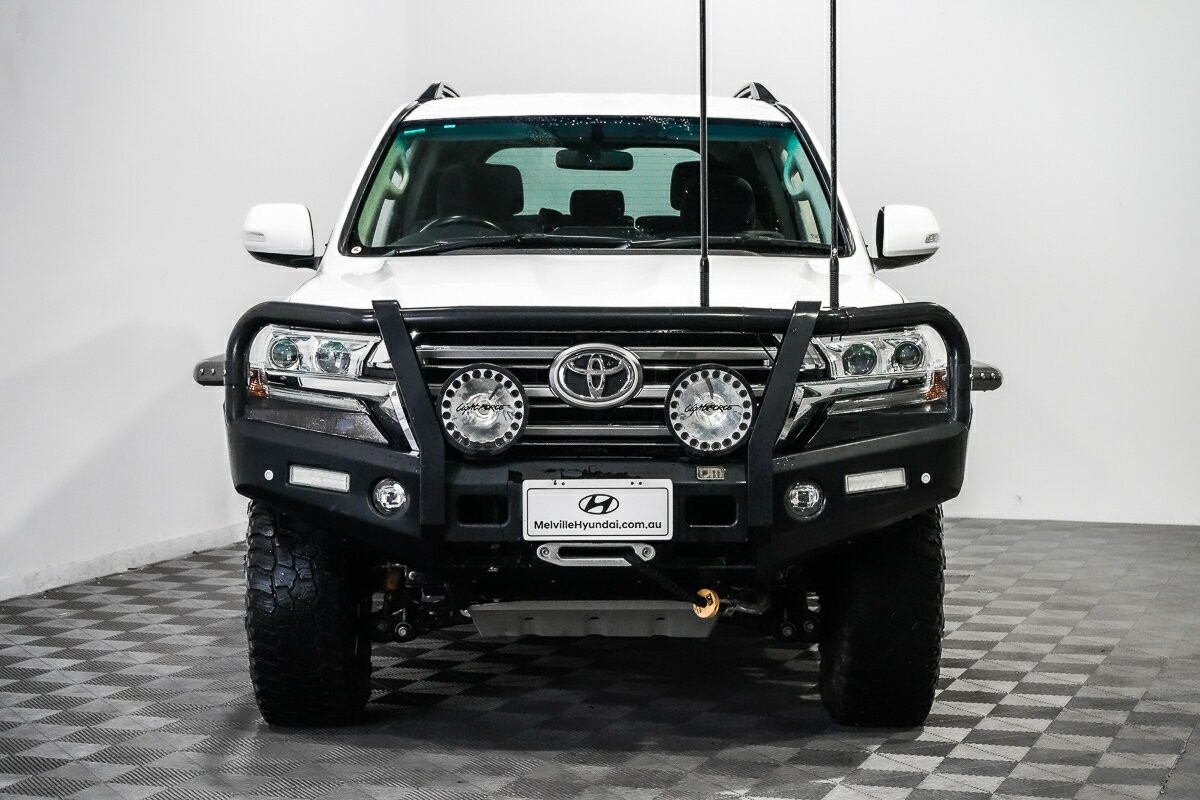 Toyota Landcruiser image 3
