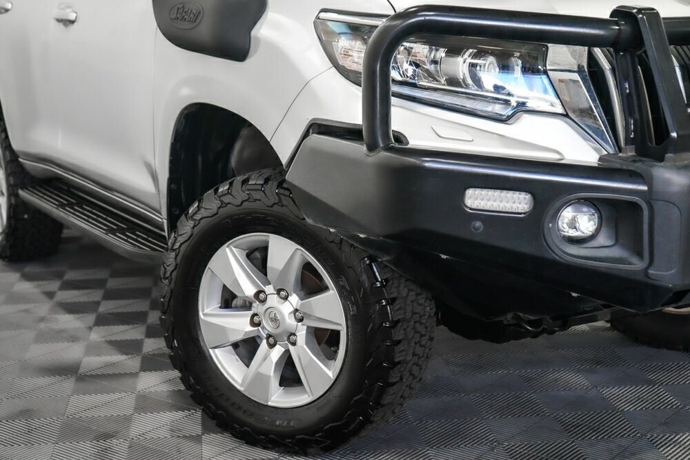 Toyota Landcruiser Prado image 2