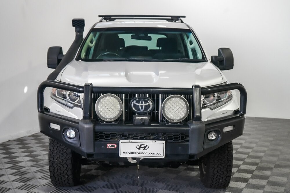 Toyota Landcruiser Prado image 3