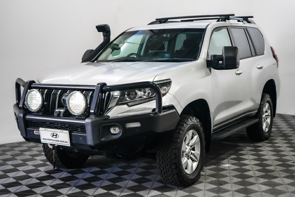 Toyota Landcruiser Prado image 4