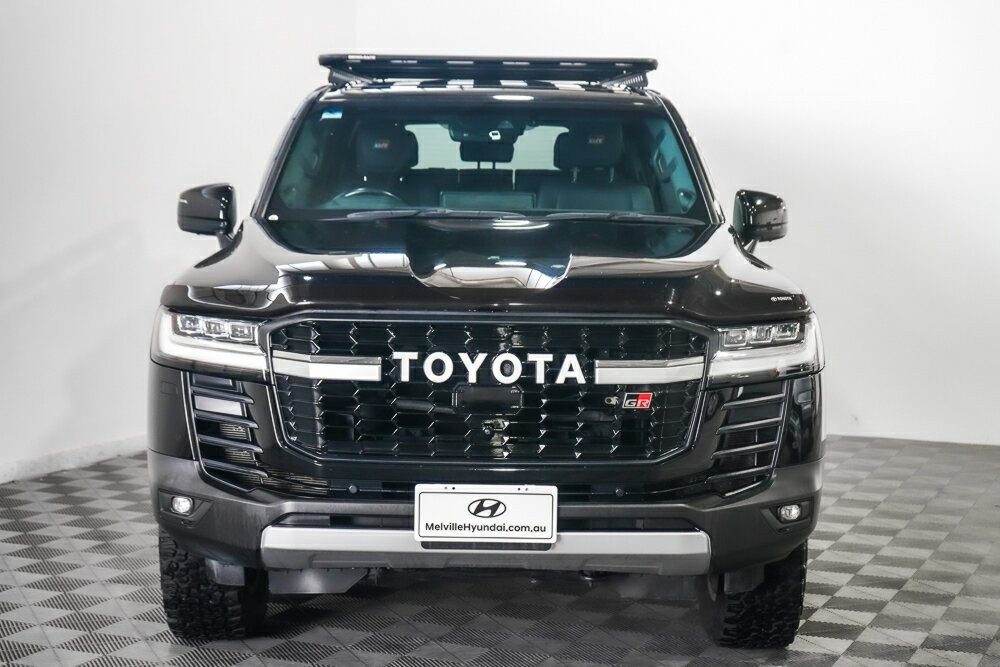 Toyota Landcruiser image 2