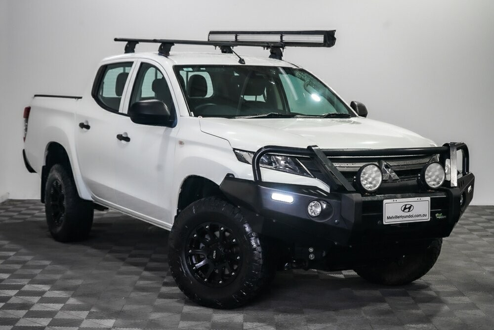 Mitsubishi Triton image 1