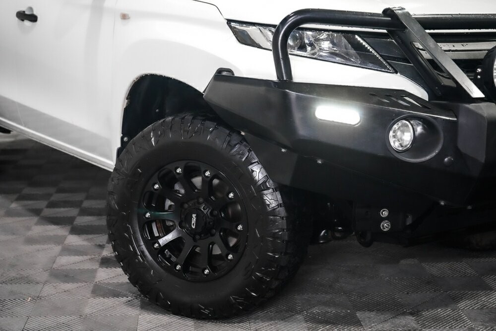 Mitsubishi Triton image 2