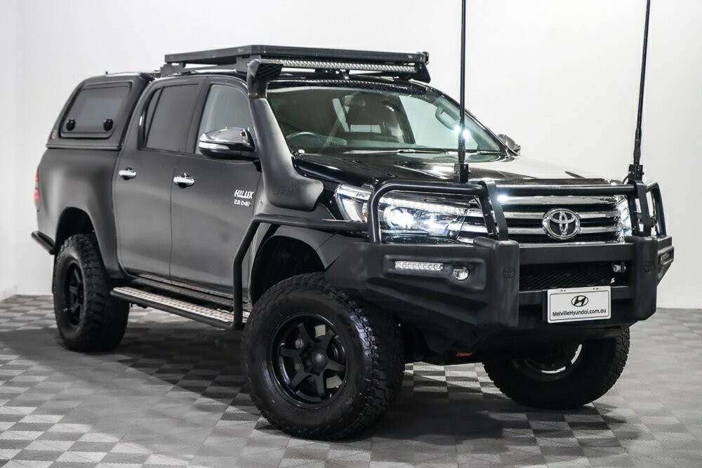 Toyota Hilux image 2