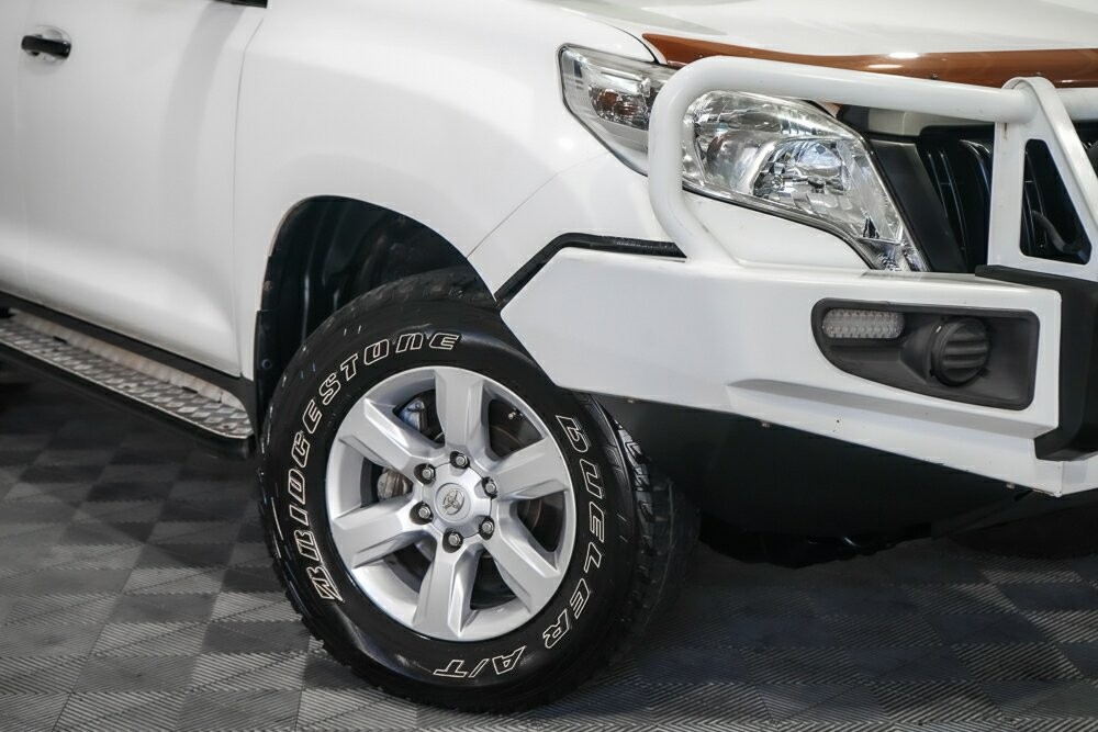 Toyota Landcruiser Prado image 2