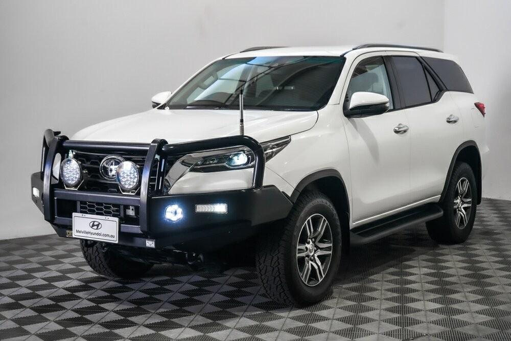 Toyota Fortuner image 3