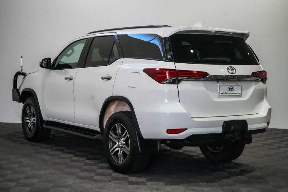 Toyota Fortuner image 4