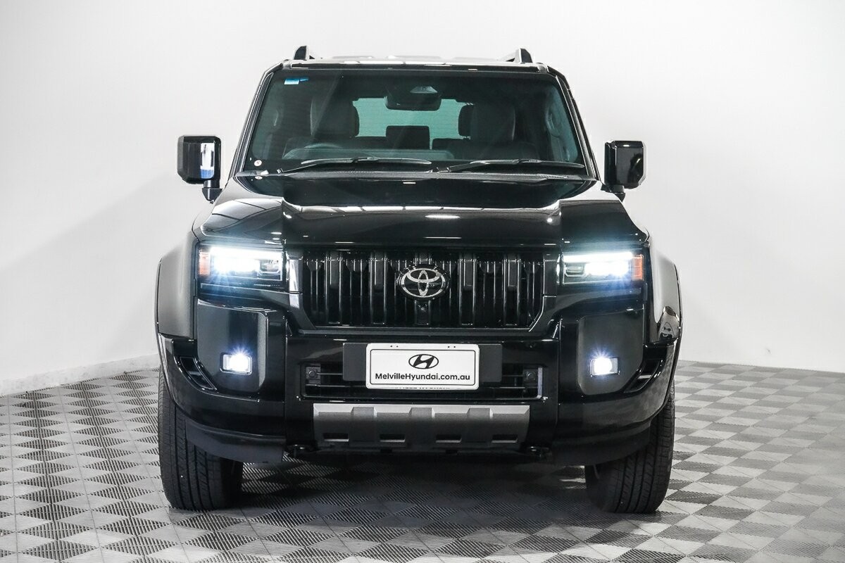 Toyota Landcruiser Prado image 4