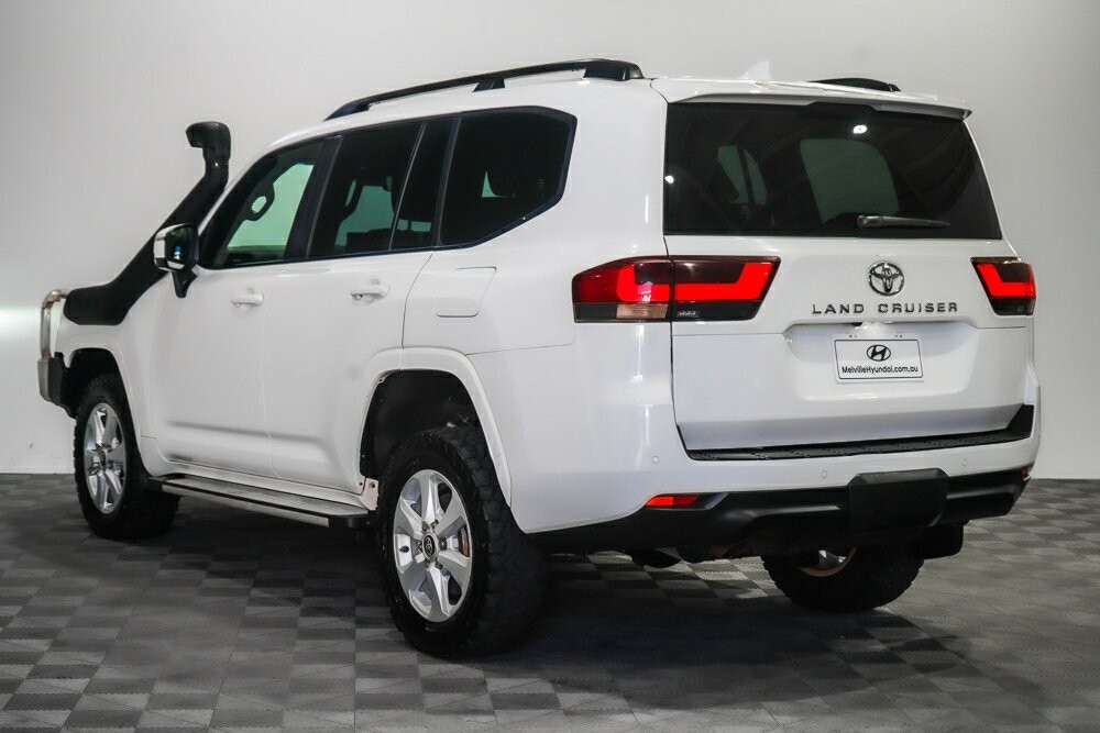 Toyota Landcruiser image 4