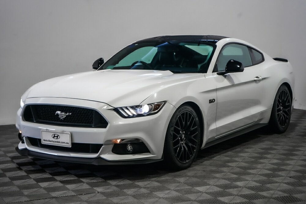 Ford Mustang image 4