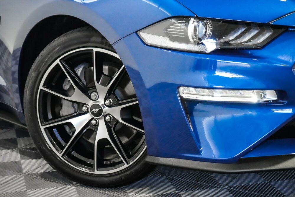 Ford Mustang image 2