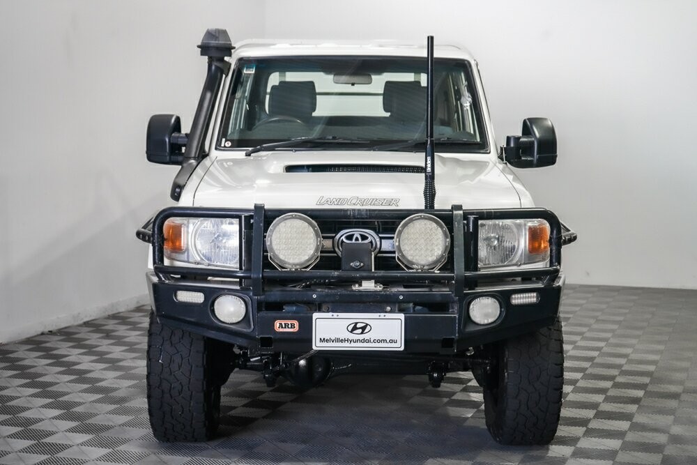 Toyota Landcruiser image 3