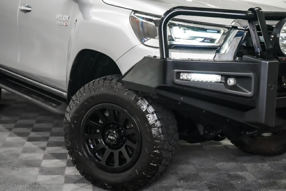 Toyota Hilux image 2