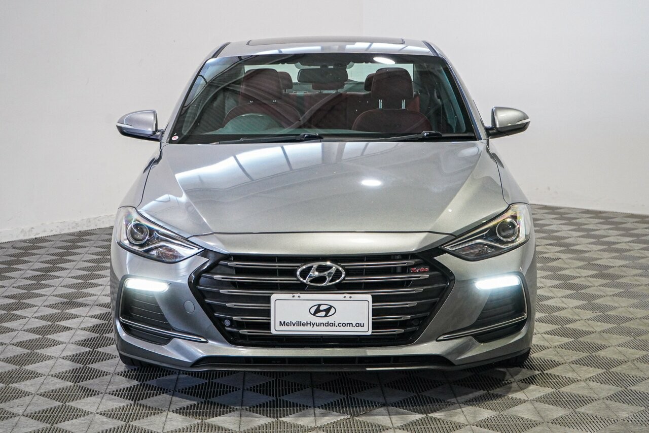 Hyundai Elantra image 3