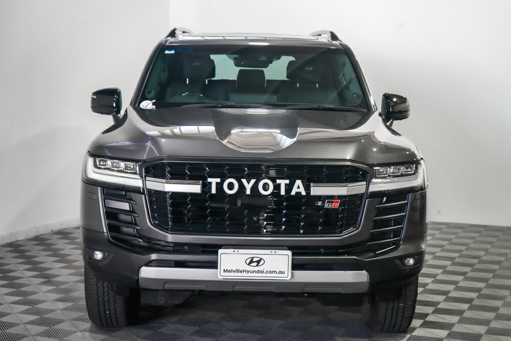 Toyota Landcruiser image 2