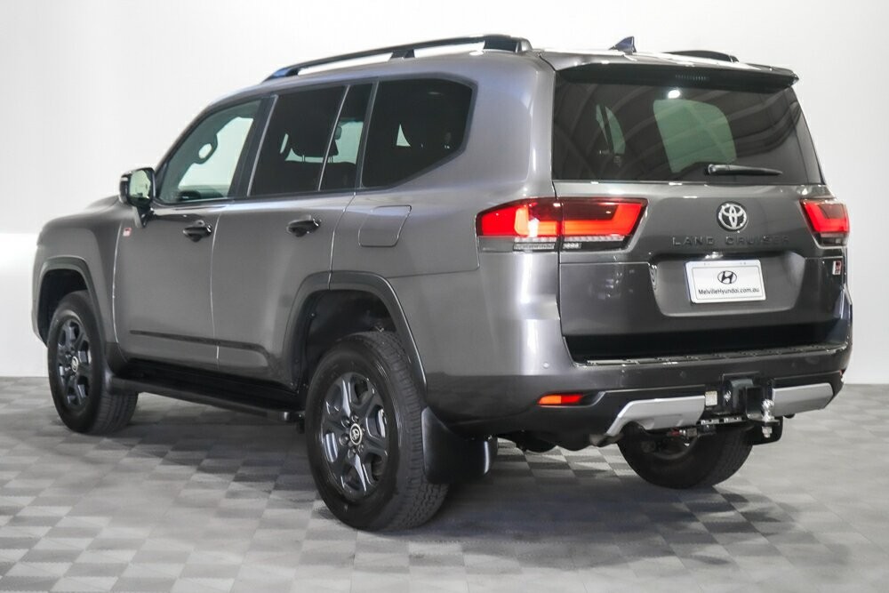 Toyota Landcruiser image 4