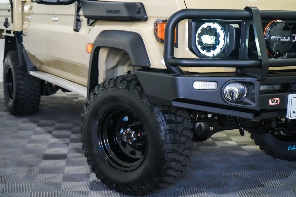 Toyota Landcruiser image 2