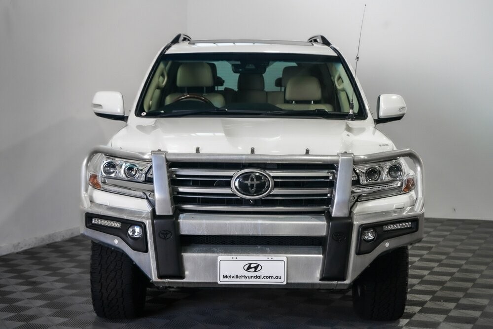 Toyota Landcruiser image 3