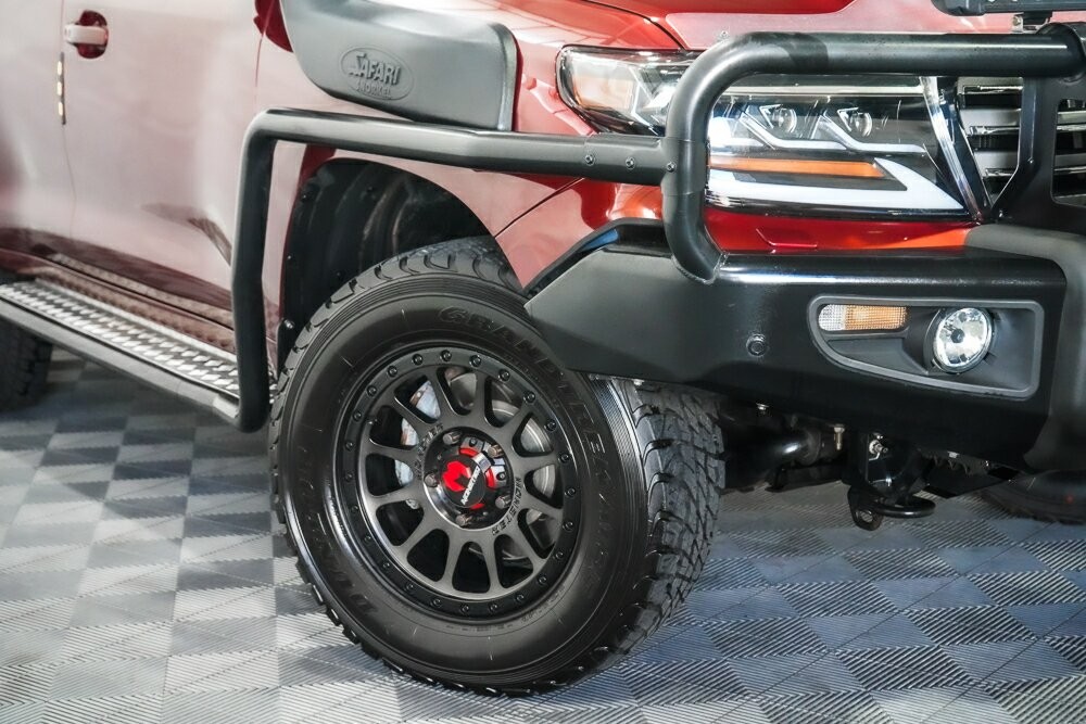 Toyota Landcruiser image 2