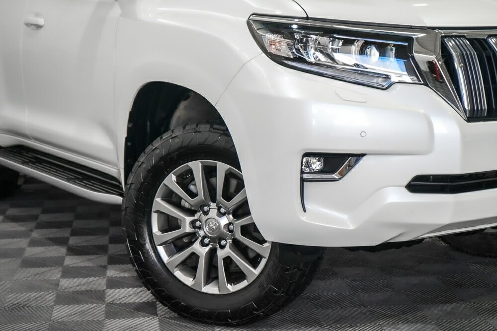 Toyota Landcruiser Prado image 2