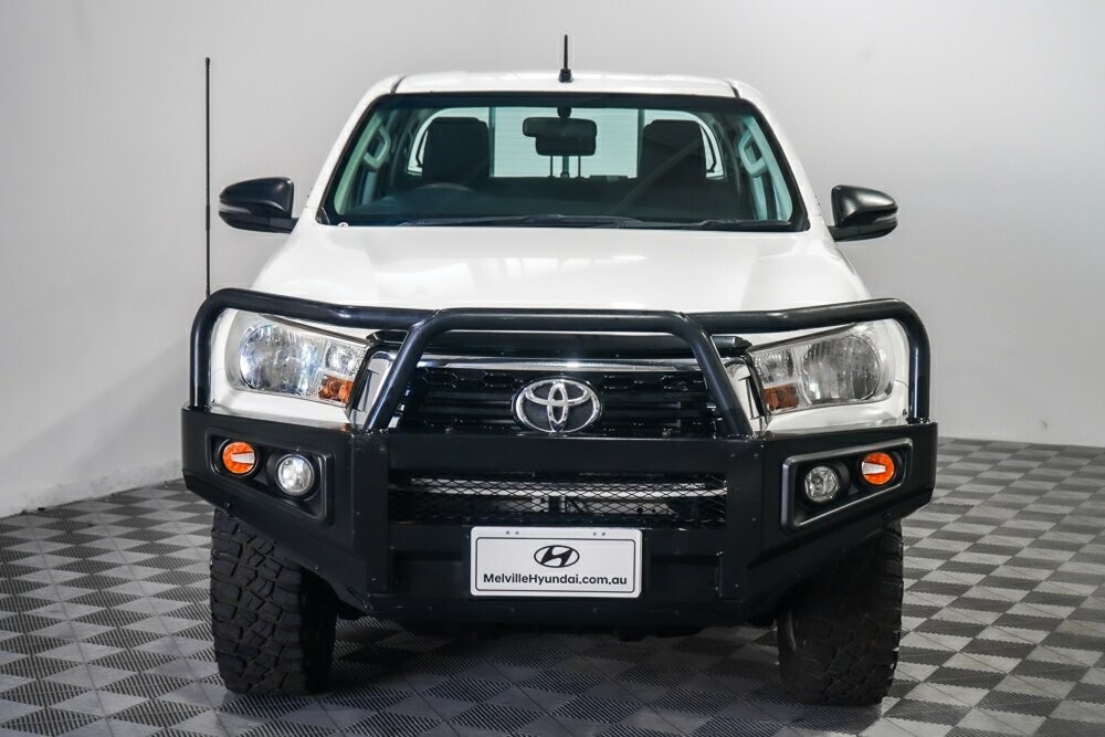 Toyota Hilux image 3