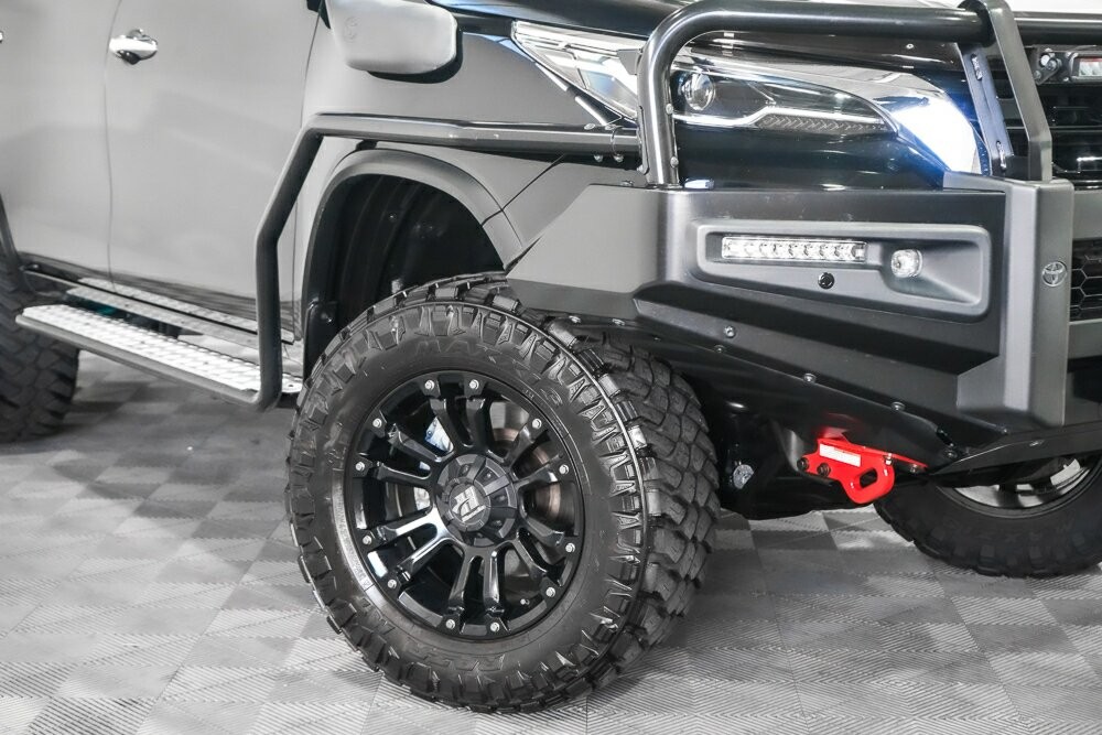 Toyota Fortuner image 2