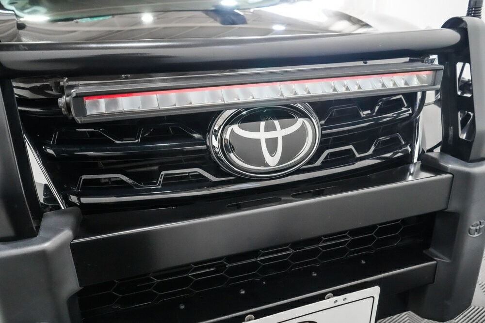 Toyota Fortuner image 3