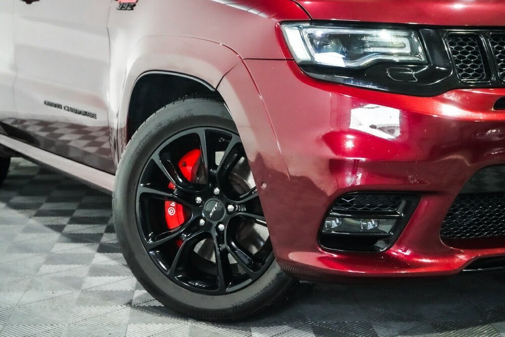 Jeep Grand Cherokee image 2