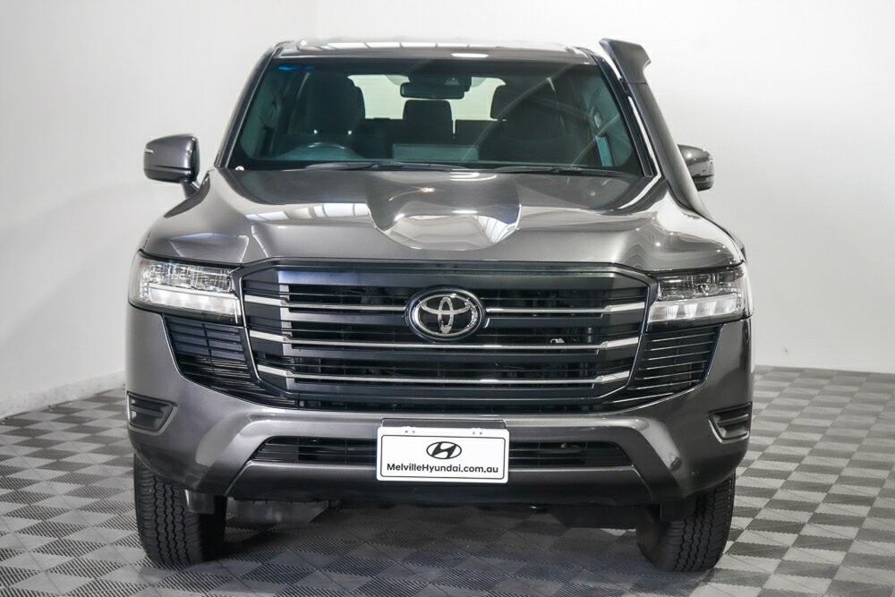 Toyota Landcruiser image 3