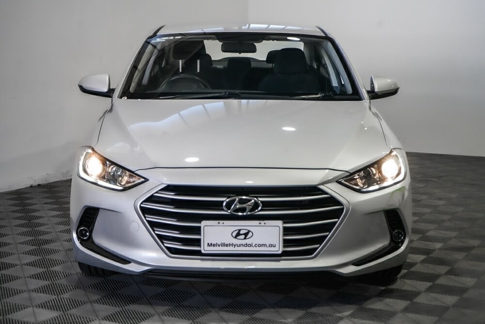 Hyundai Elantra image 3