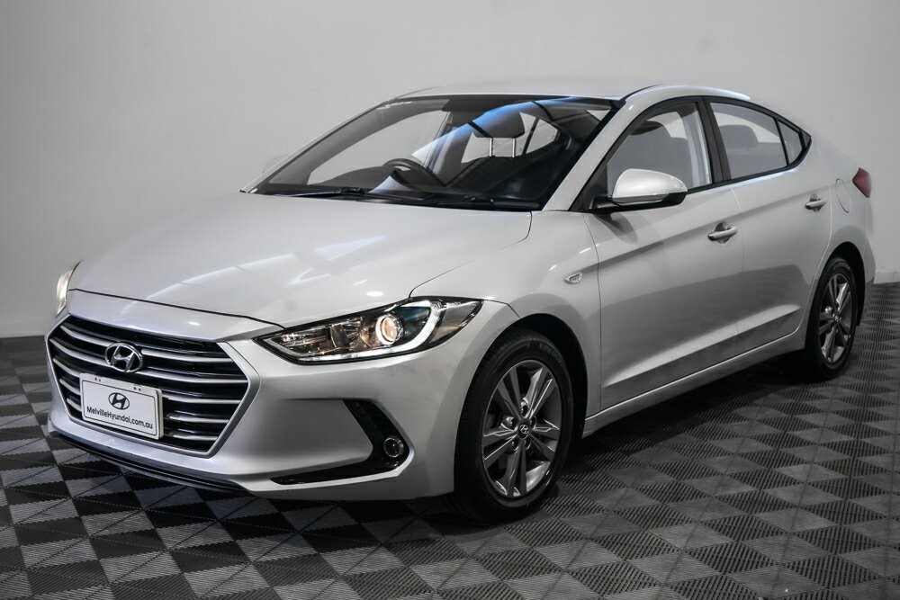 Hyundai Elantra image 4