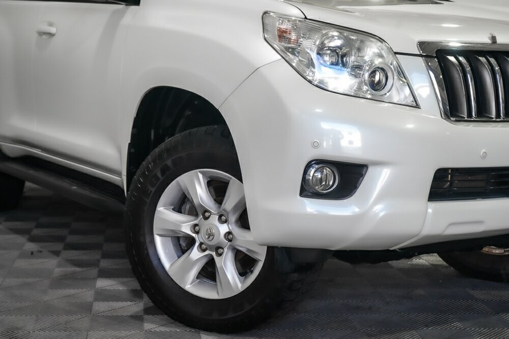 Toyota Landcruiser Prado image 2