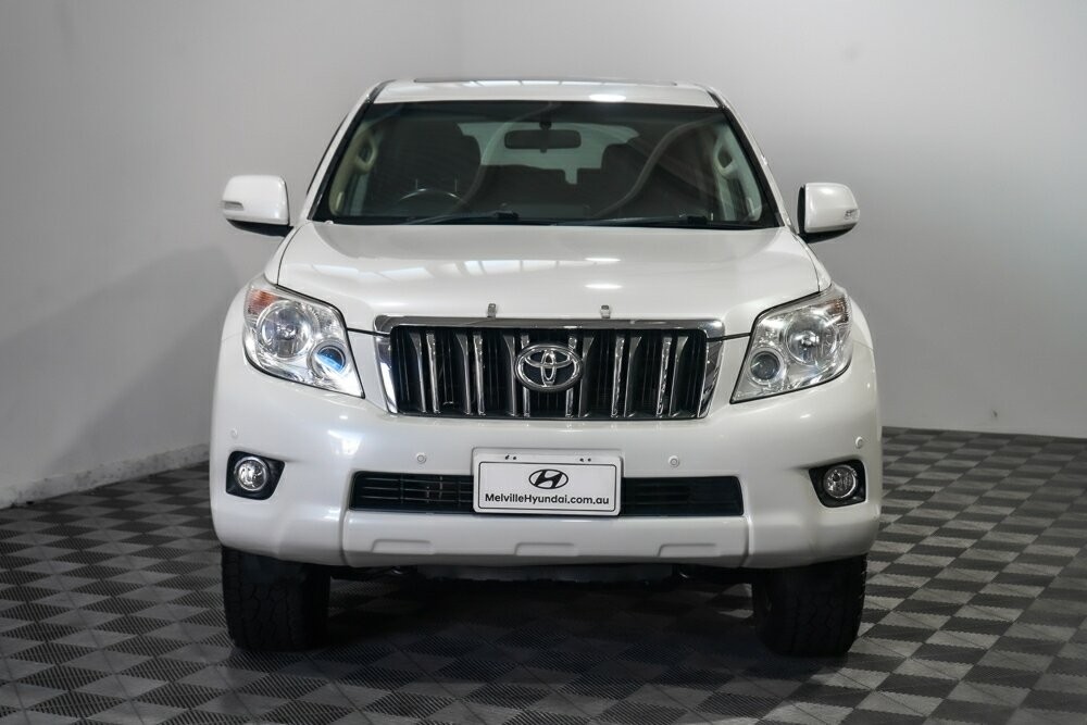 Toyota Landcruiser Prado image 3