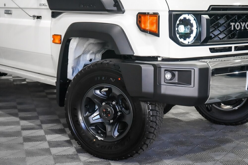 Toyota Landcruiser image 2