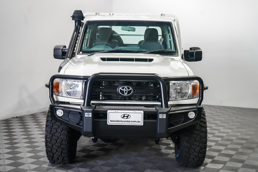 Toyota Landcruiser image 3