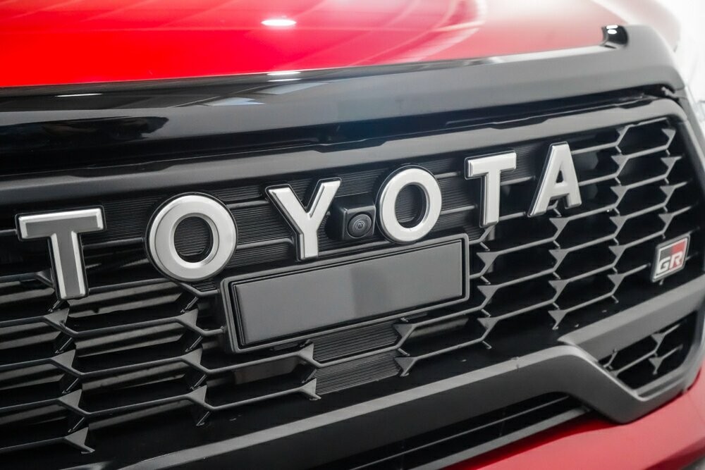 Toyota Hilux image 3