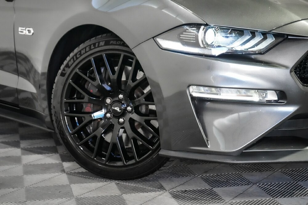 Ford Mustang image 2