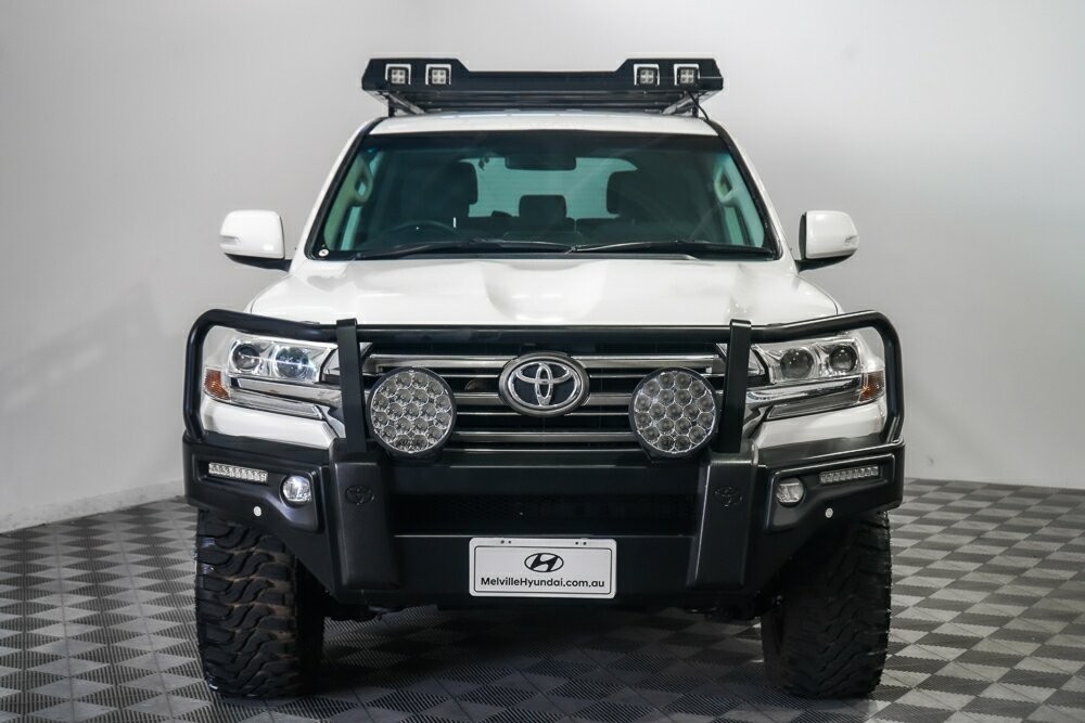 Toyota Landcruiser image 3