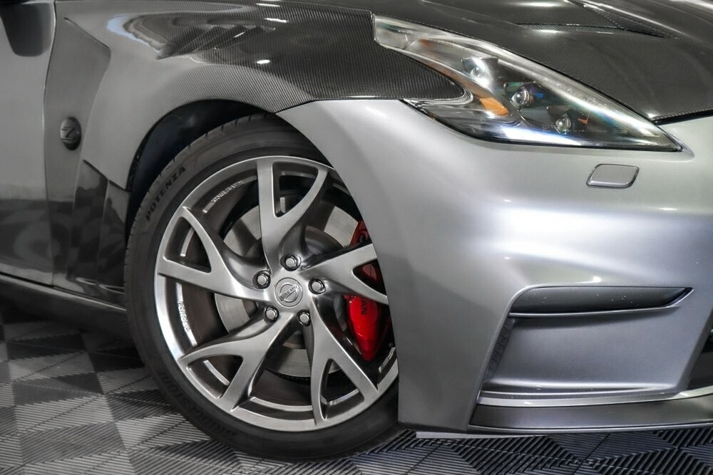 Nissan 370z image 2